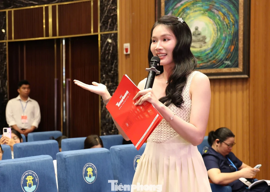 Giao dịch ngân hàng qua mạng: Kẻ lừa đảo tinh vi, nạn nhân ngợp về khoản lợi 'từ trên trời rơi xuống' Giao dịch ngân hàng qua mạng: Kẻ lừa đảo tinh vi, nạn nhân ngợp về khoản lợi 'từ trên trời rơi xuống'