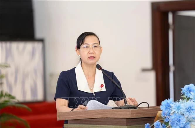 Giáo dục pháp luật gắn với yêu cầu kiến tạo phát triển và chuyển đổi số Giáo dục pháp luật gắn với yêu cầu kiến tạo phát triển và chuyển đổi số