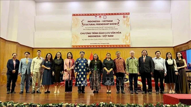 Giao lưu văn nghệ thắt chặt quan hệ nhân dân Thành phố Hồ Chí Minh và Indonesia Giao lưu văn nghệ thắt chặt quan hệ nhân dân Thành phố Hồ Chí Minh và Indonesia