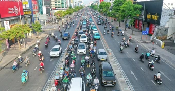 Giao thông đường Cộng Hòa ổn định trong sáng đầu tiên phân làn đảo chiều