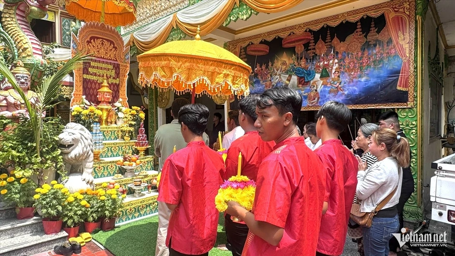 Giao thừa 'không giờ cố định' của Tết Chôl Chnăm Thmây Giao thừa 'không giờ cố định' của Tết Chôl Chnăm Thmây