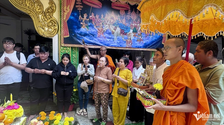 Giao thừa 'không giờ cố định' của Tết Chôl Chnăm Thmây Giao thừa 'không giờ cố định' của Tết Chôl Chnăm Thmây