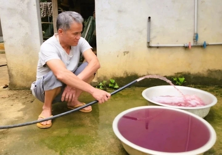 Giếng nước khoan đổi màu tím ở Thanh Hoá: Nhiều chỉ số vượt xa quy chuẩn Giếng nước khoan đổi màu tím ở Thanh Hoá: Nhiều chỉ số vượt xa quy chuẩn