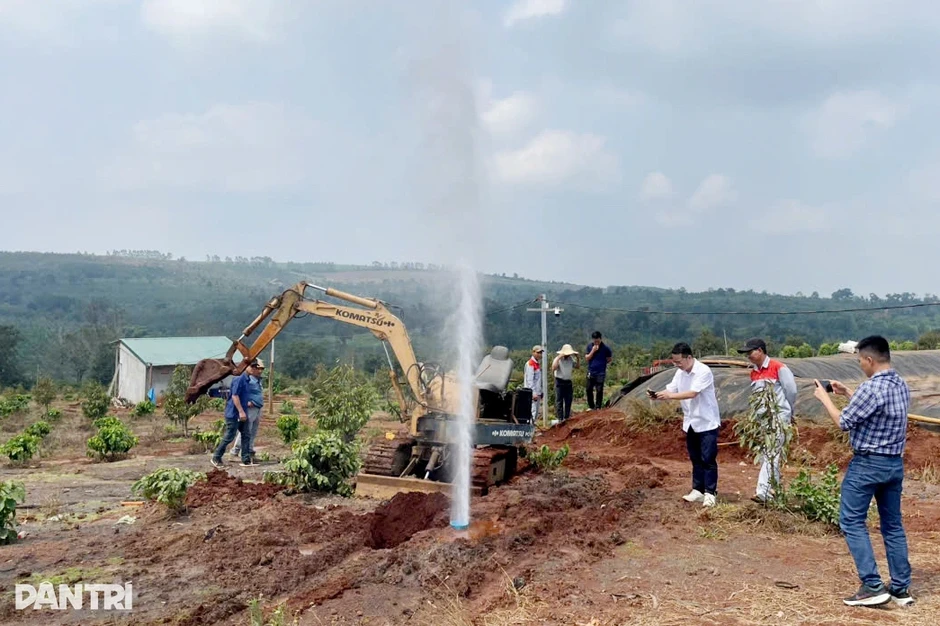 Giếng phun khí và nước như vòi rồng: Đề xuất tận thu khí C02 Giếng phun khí và nước như vòi rồng: Đề xuất tận thu khí C02