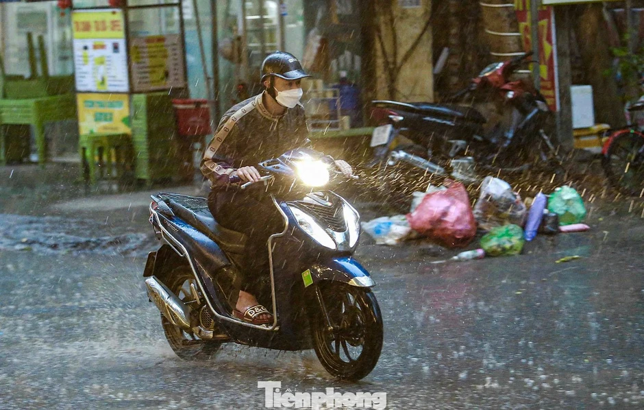 Gió mùa đông bắc 2026 tràn về , miền Bắc mát mẻ và có mưa dông rải rác Gió mùa đông bắc 2026 tràn về , miền Bắc mát mẻ và có mưa dông rải rác