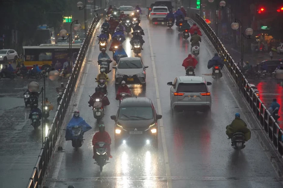 Gió mùa đông bắc tràn về từ chiều tối nay, mưa rất lớn, nền nhiệt giảm sâu