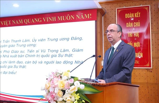 Giới thiệu Bộ sách Tuyển tập các tác phẩm chọn lọc của Tổng Tư lệnh Fidel Castro Ruz Giới thiệu Bộ sách Tuyển tập các tác phẩm chọn lọc của Tổng Tư lệnh Fidel Castro Ruz
