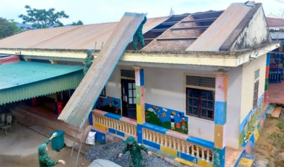 Giông lốc giật sập nhà, bé trai ở Thanh Hóa tử nạn Giông lốc giật sập nhà, bé trai ở Thanh Hóa tử nạn