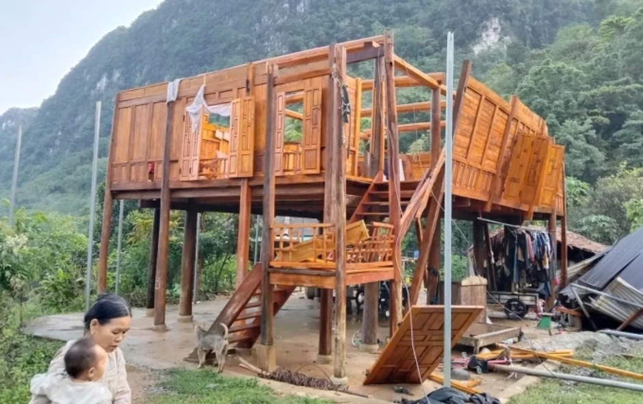Giông lốc giật sập nhà, bé trai ở Thanh Hóa tử nạn Giông lốc giật sập nhà, bé trai ở Thanh Hóa tử nạn
