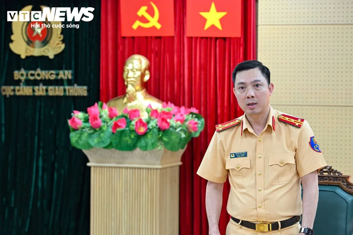 Giữ khoảng cách trên cầu Nhật Tân: CSGT nói không đặt xử phạt lên hàng đầu Giữ khoảng cách trên cầu Nhật Tân: CSGT nói không đặt xử phạt lên hàng đầu