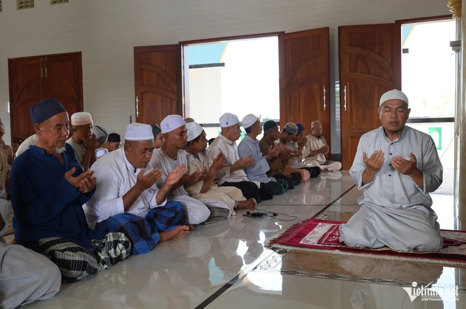 Giữ trọn nét đẹp Tết Roya Haji trong đời sống đồng bào Chăm ở An Giang Giữ trọn nét đẹp Tết Roya Haji trong đời sống đồng bào Chăm ở An Giang
