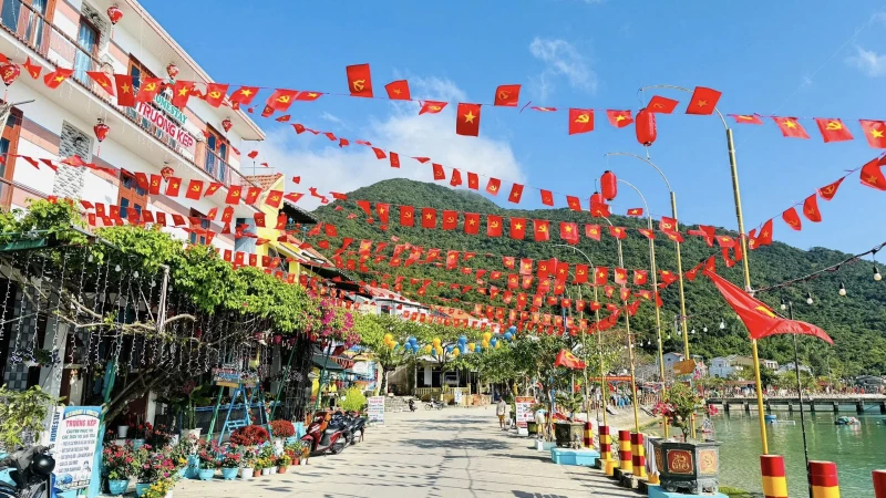 Giữ vững bình yên nơi đầu sóng, sẵn sàng cho “Ngày hội non sông” Giữ vững bình yên nơi đầu sóng, sẵn sàng cho “Ngày hội non sông”