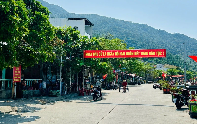 Giữ vững bình yên nơi đầu sóng, sẵn sàng cho “Ngày hội non sông” Giữ vững bình yên nơi đầu sóng, sẵn sàng cho “Ngày hội non sông”