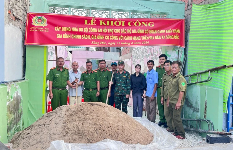Góp sức trẻ dựng xây mái ấm nghĩa tình tặng đồng bào khó khăn Góp sức trẻ dựng xây mái ấm nghĩa tình tặng đồng bào khó khăn