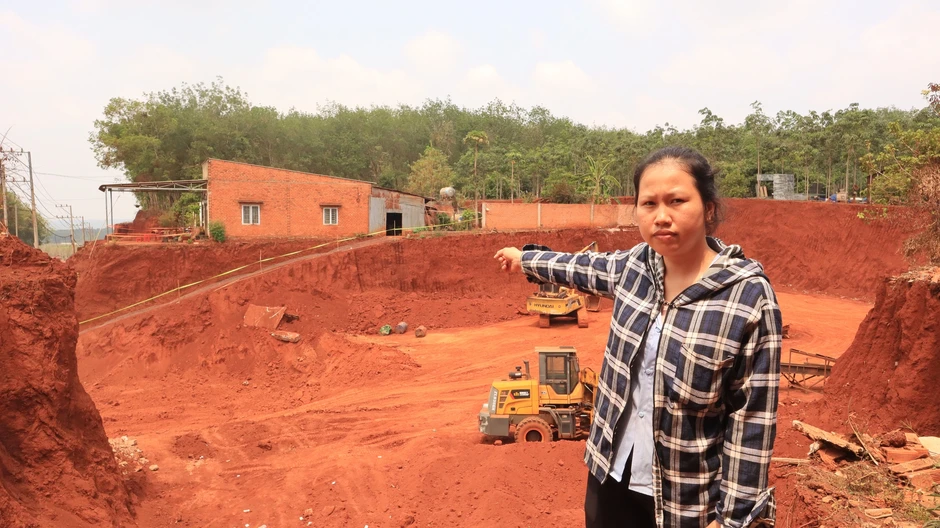 Hạ cốt nền đường, nhà dân chênh vênh bên mép vực sâu: Sai quy trình ở đâu? Hạ cốt nền đường, nhà dân chênh vênh bên mép vực sâu: Sai quy trình ở đâu?