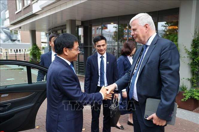 Hà Lan sẵn sàng hỗ trợ Việt Nam tăng cường hội nhập với thị trường tài chính quốc tế Hà Lan sẵn sàng hỗ trợ Việt Nam tăng cường hội nhập với thị trường tài chính quốc tế