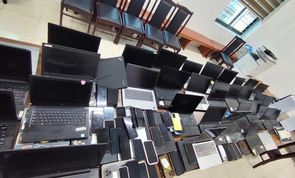 Hà Nội: Bắt giám đốc công ty sinh năm 1995 và 17 nhân viên Hà Nội: Bắt giám đốc công ty sinh năm 1995 và 17 nhân viên