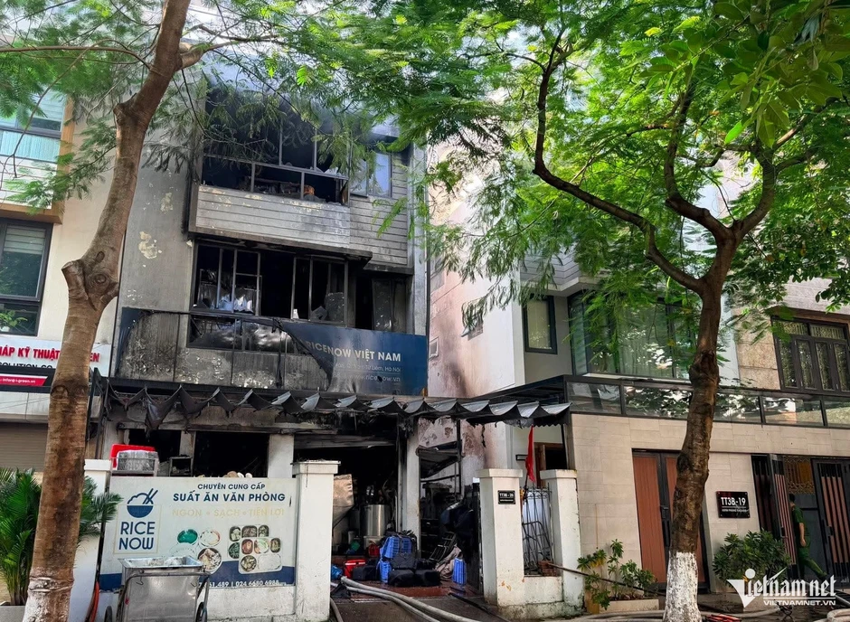Hà Nội: Cháy nhà liền kề ở khu đô thị Hà Nội: Cháy nhà liền kề ở khu đô thị