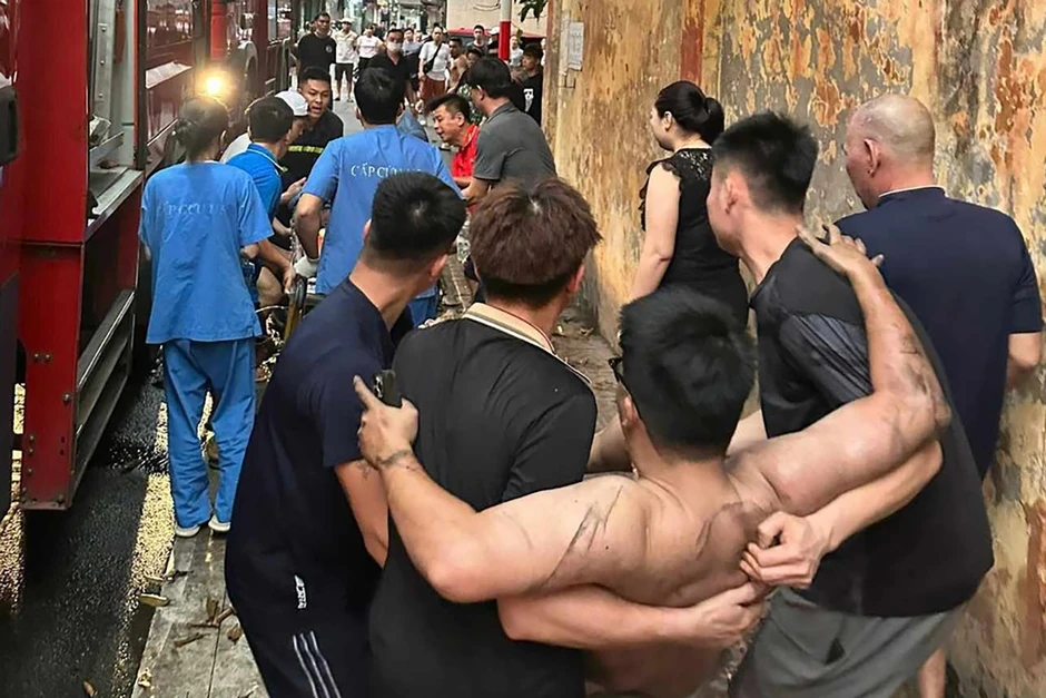 Hà Nội: Cháy nhà trong ngõ sâu ở Ba Đình Hà Nội: Cháy nhà trong ngõ sâu ở Ba Đình