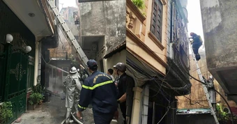 Hà Nội: Cháy nhà trong ngõ sâu ở Ba Đình