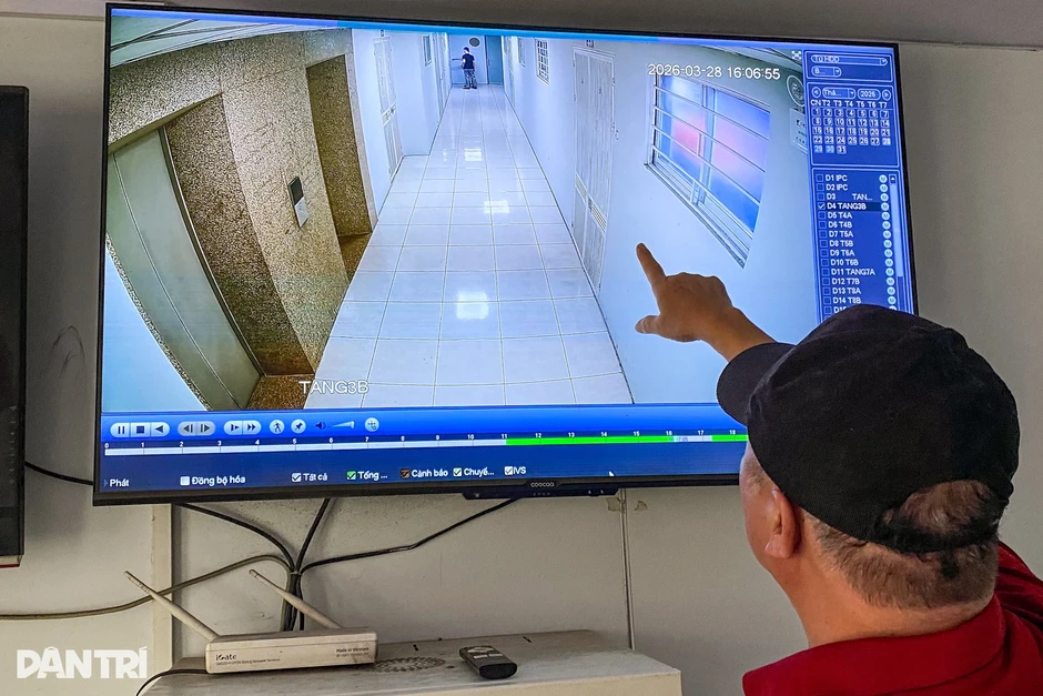 Hà Nội: Chủ siêu thị xông đến căn hộ chung cư đập cửa, chửi bới hai bà lão Hà Nội: Chủ siêu thị xông đến căn hộ chung cư đập cửa, chửi bới hai bà lão