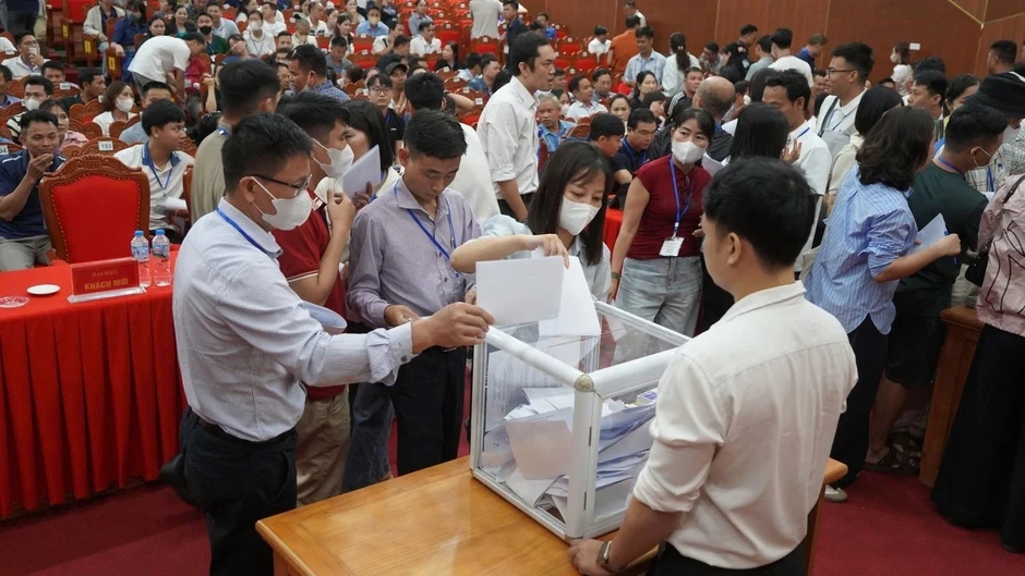 Hà Nội có những “nhà” cả trăm người chuyên đi đấu giá đất Hà Nội có những “nhà” cả trăm người chuyên đi đấu giá đất