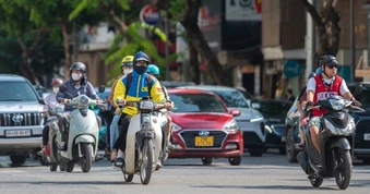 Hà Nội công bố mức hỗ trợ dự kiến để chuyển đổi xe máy xăng sang xe điện