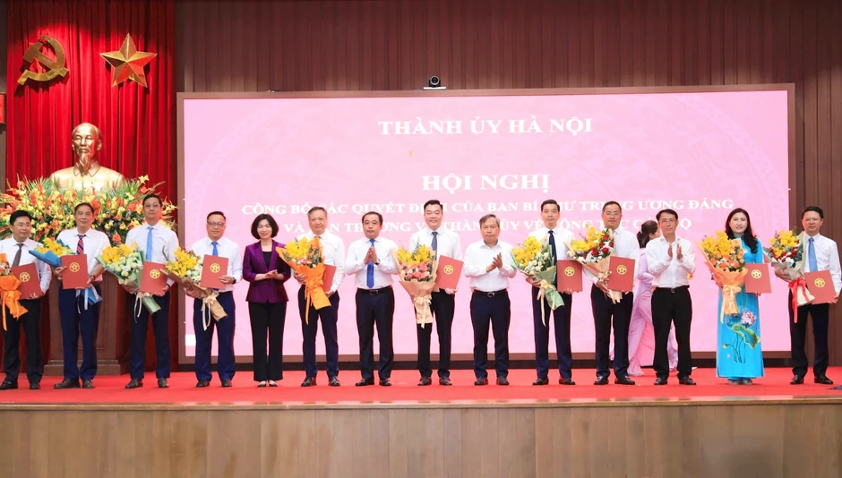 Hà Nội điều động nhiều lãnh đạo sở, ban, ngành Hà Nội điều động nhiều lãnh đạo sở, ban, ngành