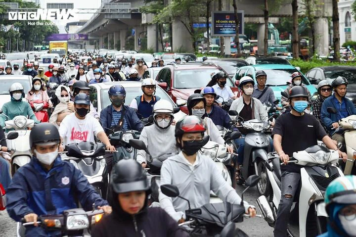 Hà Nội dự kiến hỗ trợ tối đa 20 triệu với hộ nghèo chuyển sang xe máy điện Hà Nội dự kiến hỗ trợ tối đa 20 triệu với hộ nghèo chuyển sang xe máy điện