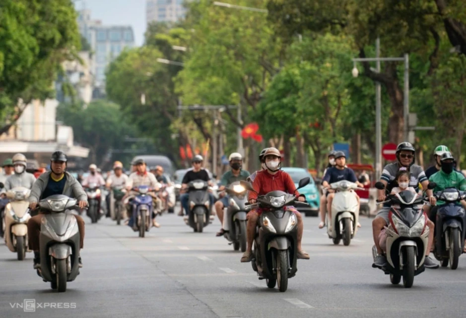Hà Nội dự kiến hỗ trợ tối đa 5 triệu đồng mỗi người để chuyển sang xe máy điện Hà Nội dự kiến hỗ trợ tối đa 5 triệu đồng mỗi người để chuyển sang xe máy điện