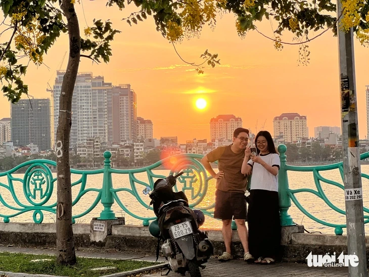 Hà Nội duyệt chủ trương mở rộng đường quanh hồ Tây, dự tính làm cầu cạn vươn ra mặt hồ
