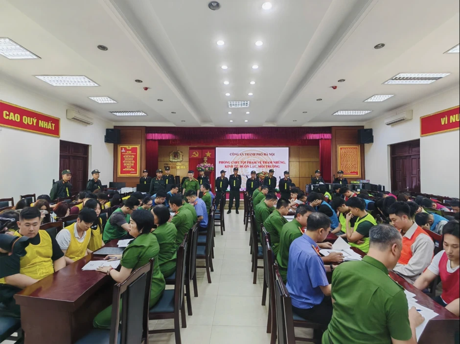 Hà Nội: Khởi tố 21 vụ án, 187 bị can liên quan đến lừa đảo 'hợp đồng kỳ nghỉ' Hà Nội: Khởi tố 21 vụ án, 187 bị can liên quan đến lừa đảo 'hợp đồng kỳ nghỉ'