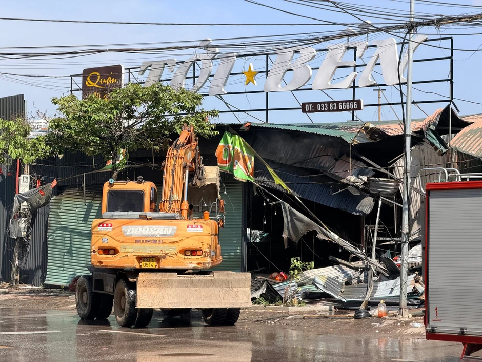 Hà Nội: Lại cháy cửa hàng phế liệu ở đường 25m Hà Nội: Lại cháy cửa hàng phế liệu ở đường 25m