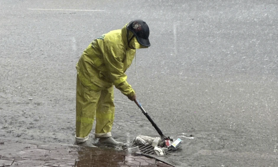 Hà Nội mưa tầm tã suốt đêm nhưng không ghi nhận điểm ngập Hà Nội mưa tầm tã suốt đêm nhưng không ghi nhận điểm ngập
