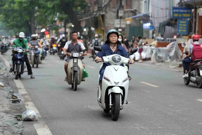 Hà Nội: Mức hỗ trợ 5 triệu đồng chuyển đổi xe xăng sang xe điện còn thấp Hà Nội: Mức hỗ trợ 5 triệu đồng chuyển đổi xe xăng sang xe điện còn thấp