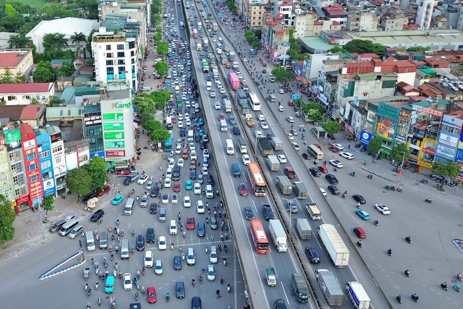 Hà Nội: Nhiều gối cầu Vành đai 3 trên cao bị xô lệch, phải chèn thớt gỗ Hà Nội: Nhiều gối cầu Vành đai 3 trên cao bị xô lệch, phải chèn thớt gỗ