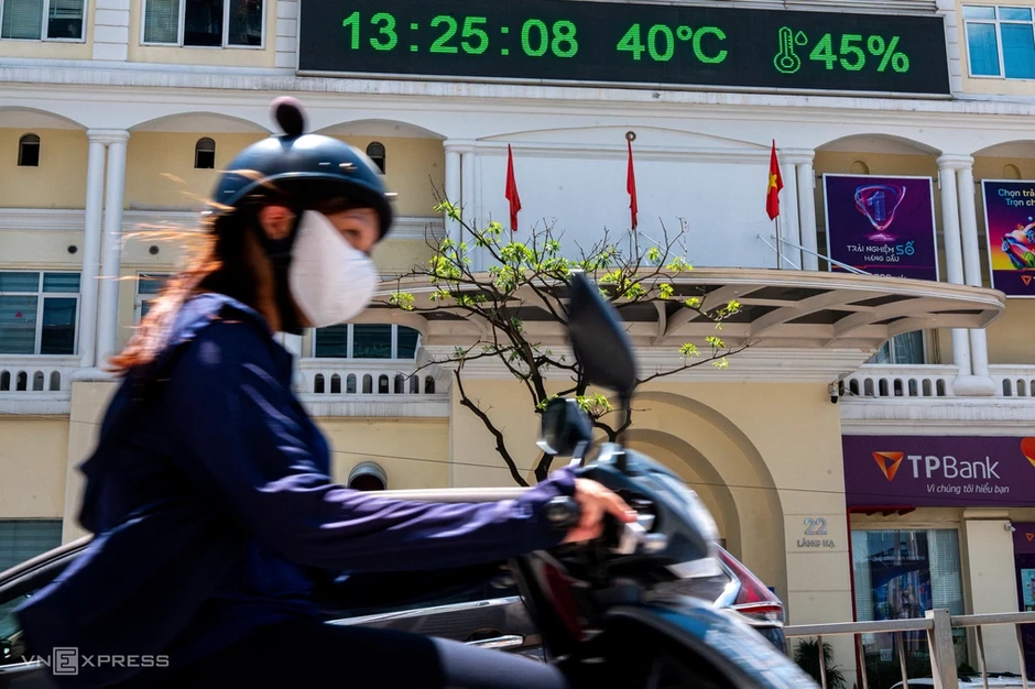 Hà Nội nóng nhất cả nước, gần 41 độ C Hà Nội nóng nhất cả nước, gần 41 độ C