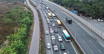 Hà Nội phân luồng giao thông, hướng dẫn di chuyển tránh ùn tắc dịp lễ 30/4 - 1/5