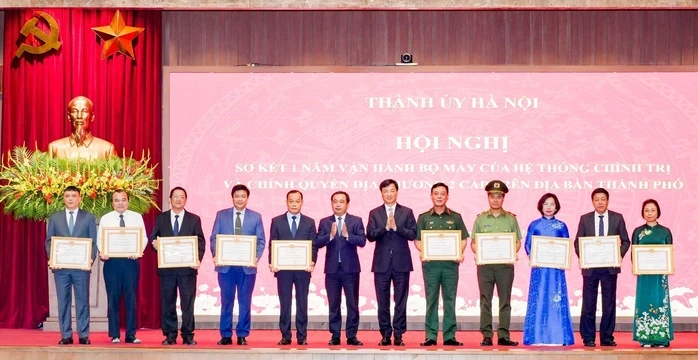 Hà Nội tiếp tục tiên phong trong xây dựng chính quyền địa phương 2 cấp Hà Nội tiếp tục tiên phong trong xây dựng chính quyền địa phương 2 cấp