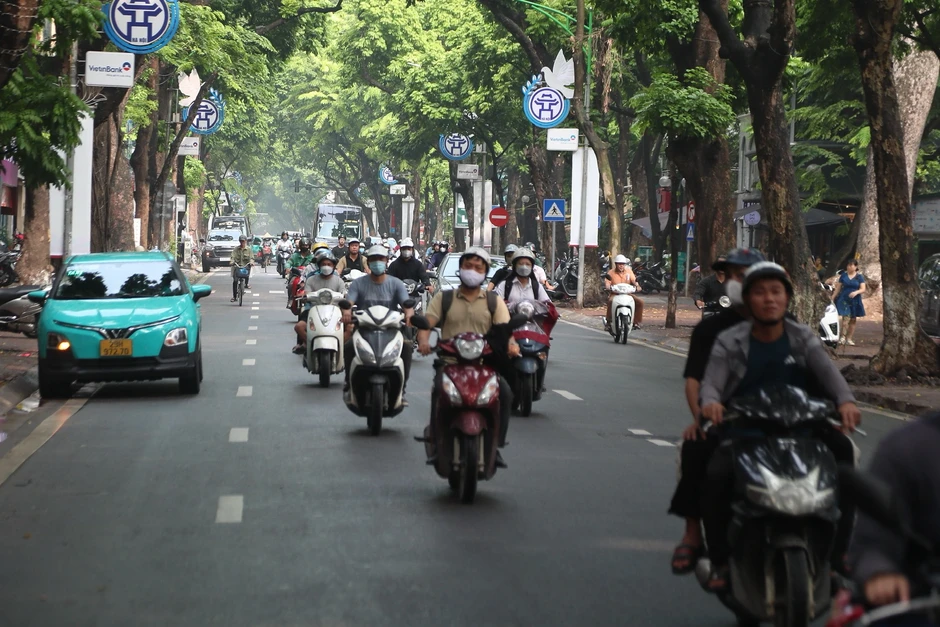 Hà Nội tính hỗ trợ 5 triệu khi đổi xe máy xăng sang điện Hà Nội tính hỗ trợ 5 triệu khi đổi xe máy xăng sang điện