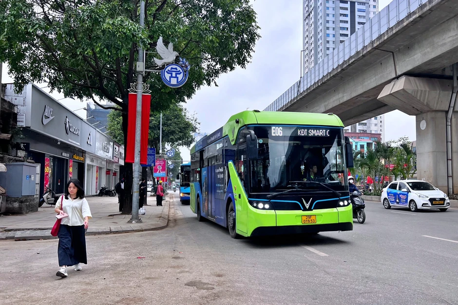 Hà Nội tính miễn vé xe buýt trong Vành đai 1 khi lập vùng phát thải thấp