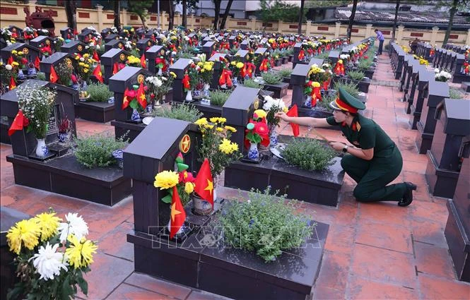 Hà Nội triển khai công tác lấy mẫu hài cốt liệt sĩ tại nghĩa trang liệt sĩ đầu tiên