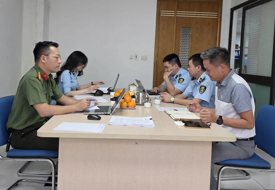 Hà Nội tước quyền phân phối xăng dầu của 2 doanh nghiệp, phạt 270 triệu đồng Hà Nội tước quyền phân phối xăng dầu của 2 doanh nghiệp, phạt 270 triệu đồng