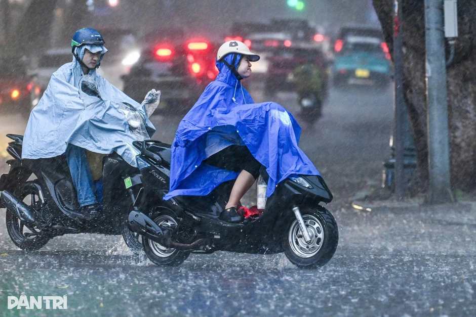 Hà Nội và nhiều nơi ở miền Bắc mưa to, có nơi mưa trên 150mm Hà Nội và nhiều nơi ở miền Bắc mưa to, có nơi mưa trên 150mm