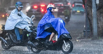 Hà Nội và nhiều nơi ở miền Bắc mưa to, có nơi mưa trên 150mm