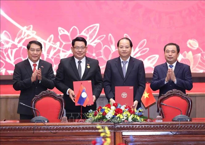 Hà Nội và Viêng Chăn thúc đẩy hợp tác toàn diện giai đoạn mới Hà Nội và Viêng Chăn thúc đẩy hợp tác toàn diện giai đoạn mới
