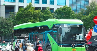 Hà Nội: Xe buýt trong vành đai 1 sử dụng nhiên liệu điện từ ngày 1/7