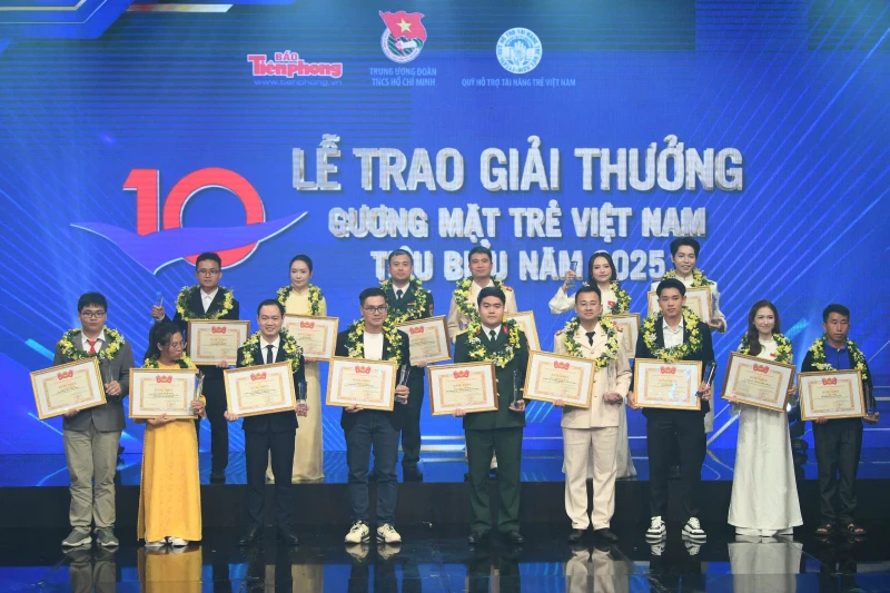 Hai cán bộ Công an được tôn vinh Gương mặt trẻ Việt Nam tiêu biểu Hai cán bộ Công an được tôn vinh Gương mặt trẻ Việt Nam tiêu biểu