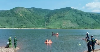 Hai cậu cháu tử vong dưới hồ thủy lợi ở Quảng Trị