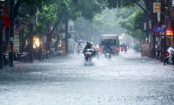 Hai kịch bản đổ bộ của áp thấp nhiệt đới, miền Bắc đối mặt đợt mưa lớn